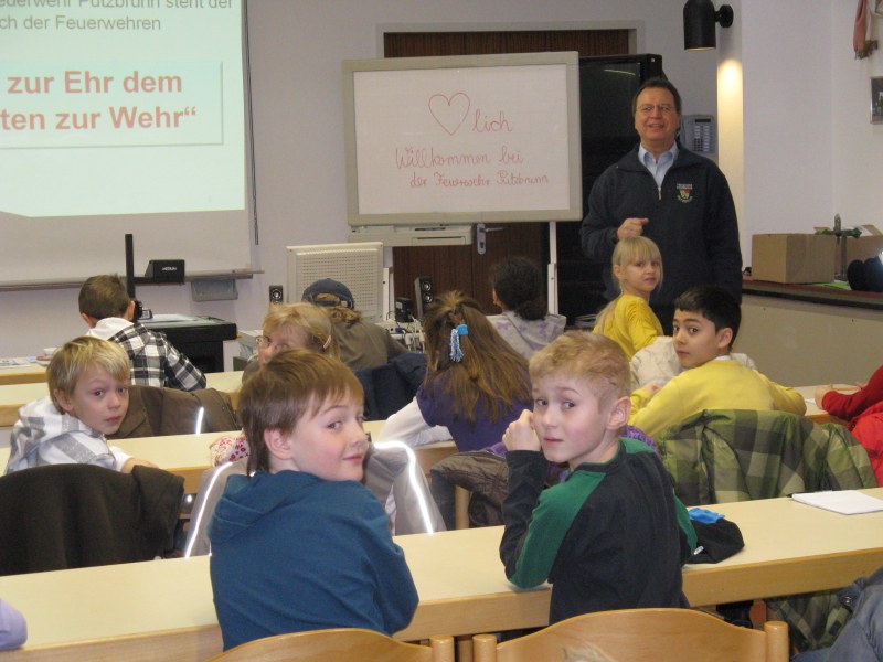 Besuch der 3. Klassen der Grundschule Putzbrunn am 02. und 03. März 2010 – Bild 01
