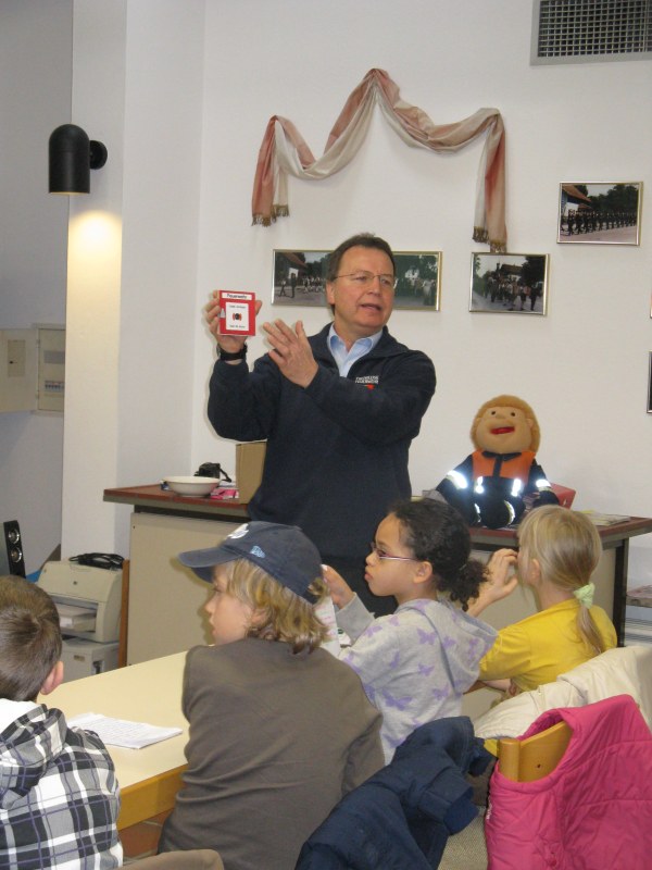 Besuch der 3. Klassen der Grundschule Putzbrunn am 02. und 03. März 2010 – Bild 02