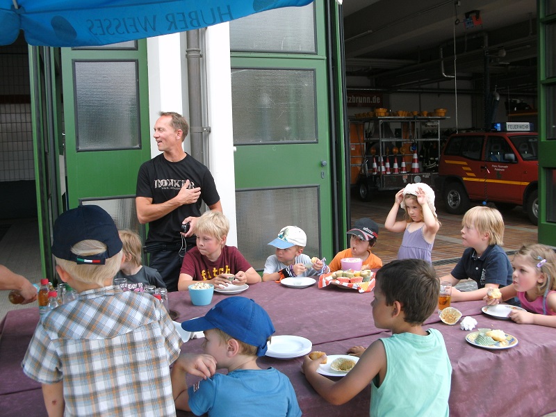 Kindergeburtstag bei der Feuerwehr – Bild 06