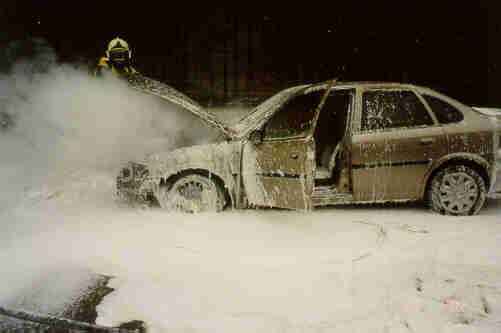 PKW Brand auf der Staatsstr. 2078 am 28. April 2002 – Bild 01