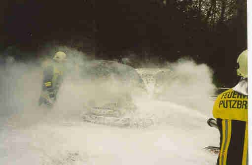PKW Brand auf der Staatsstr. 2078 am 28. April 2002 – Bild 04