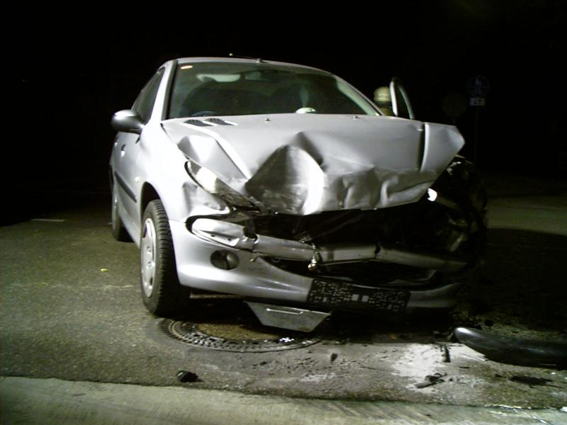 Verkehrsunfall in der Neubiberger Straße am 3.Dezember 2004 – Bild 01