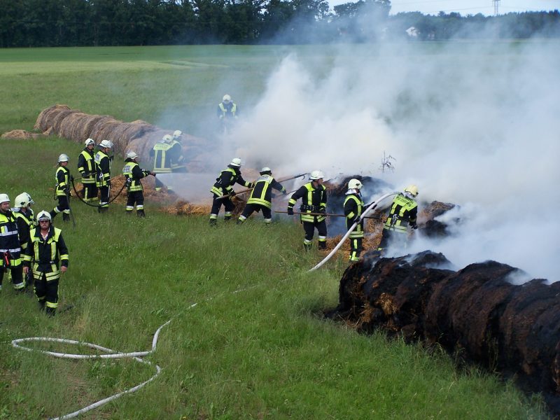 Strohballen Brand am 3. Juni 2009 – Bild 04