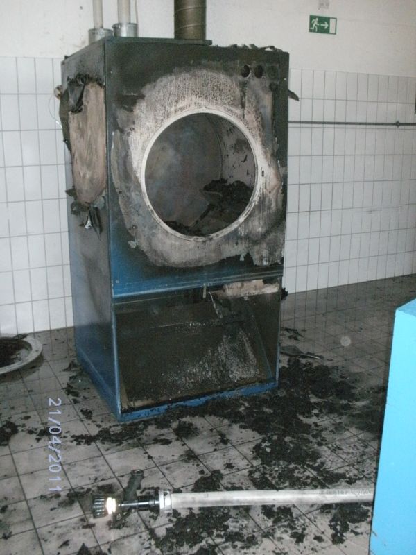Brand in der Wäscherei der Lebenshilfe Werkstatt Putzbrunn am 21.4.2011 – Bild 04
