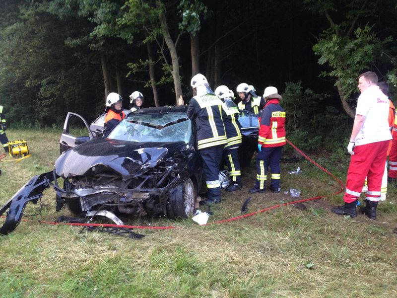 VU 1x Pkw, 1x schwer verletzt – 13.06.2014 – Bild 01