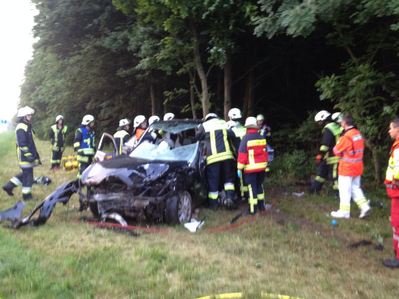 VU 1x Pkw, 1x schwer verletzt – 13.06.2014 – Bild 03