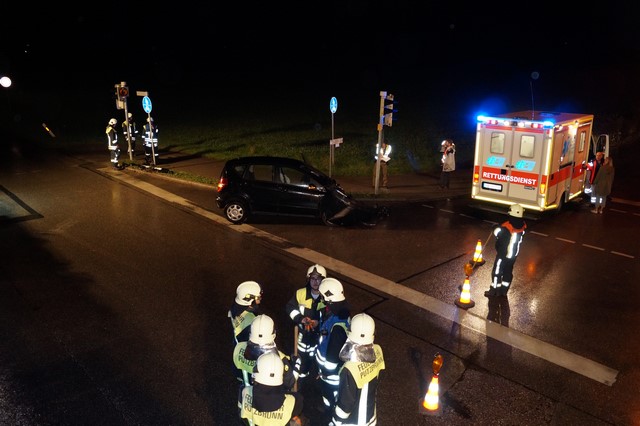 VU 1x PKW, 1x Wohnmobil – 06.10.2015 – Bild 03