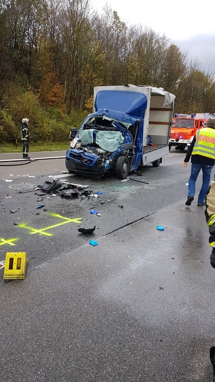 Verkehrsunfall A99 - 27.10.2017 – Bild 02