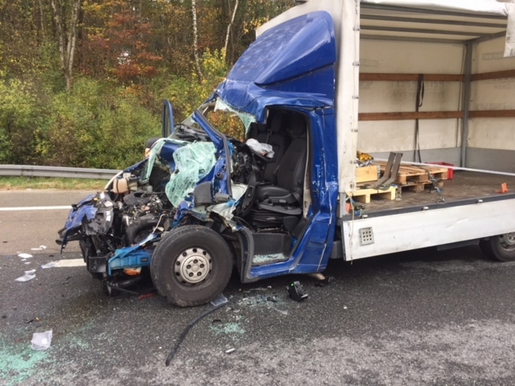 Verkehrsunfall A99 - 27.10.2017 – Bild 03