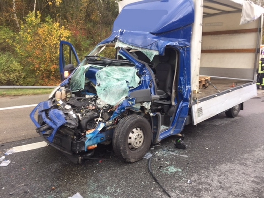 Verkehrsunfall A99 - 27.10.2017 – Bild 04