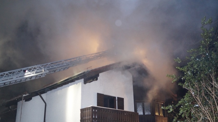 Brand eines Einfamilienhauses in der Michael-Haslbeck-Straße – Bild 12