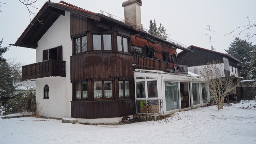 Brand eines Einfamilienhauses in der Michael-Haslbeck-Straße – Bild 38