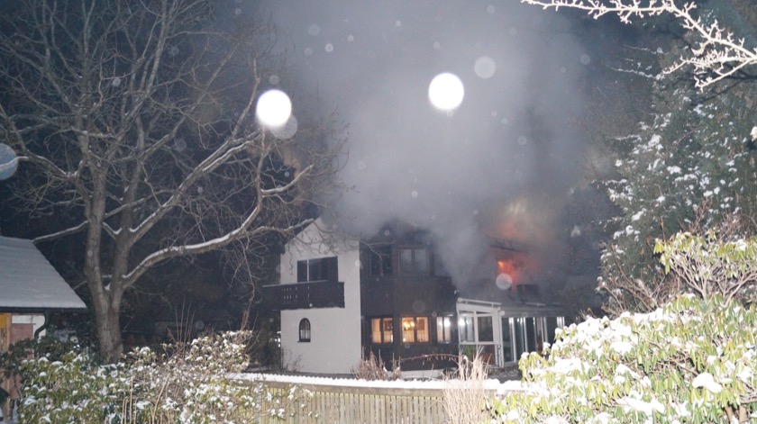 Brand eines Einfamilienhauses in der Michael-Haslbeck-Straße – Bild 06