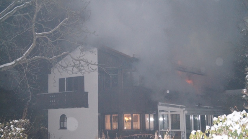 Brand eines Einfamilienhauses in der Michael-Haslbeck-Straße – Bild 07